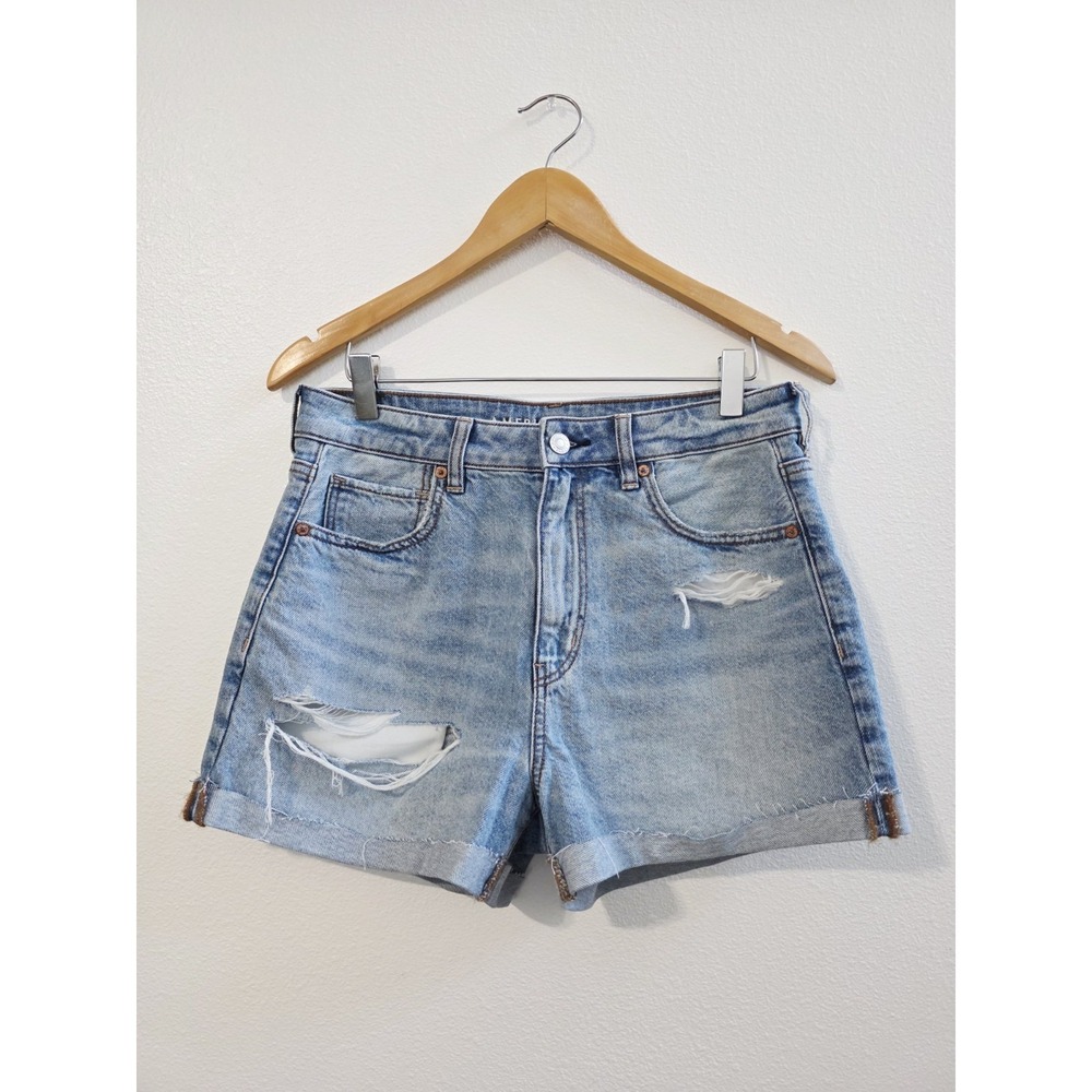 American Eagle Mom Shorts Women's Size 6 Strigid Distressed Denim 3" Inseam